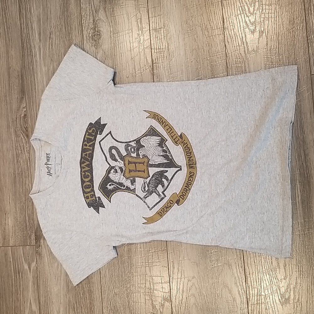 Harry Potter Hogwarts Girls s14 M short sleeve shirt good condition